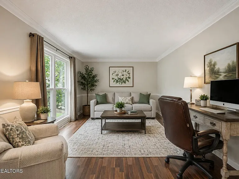 Flexible office or sitting room at 11016 Calloway View Dr
